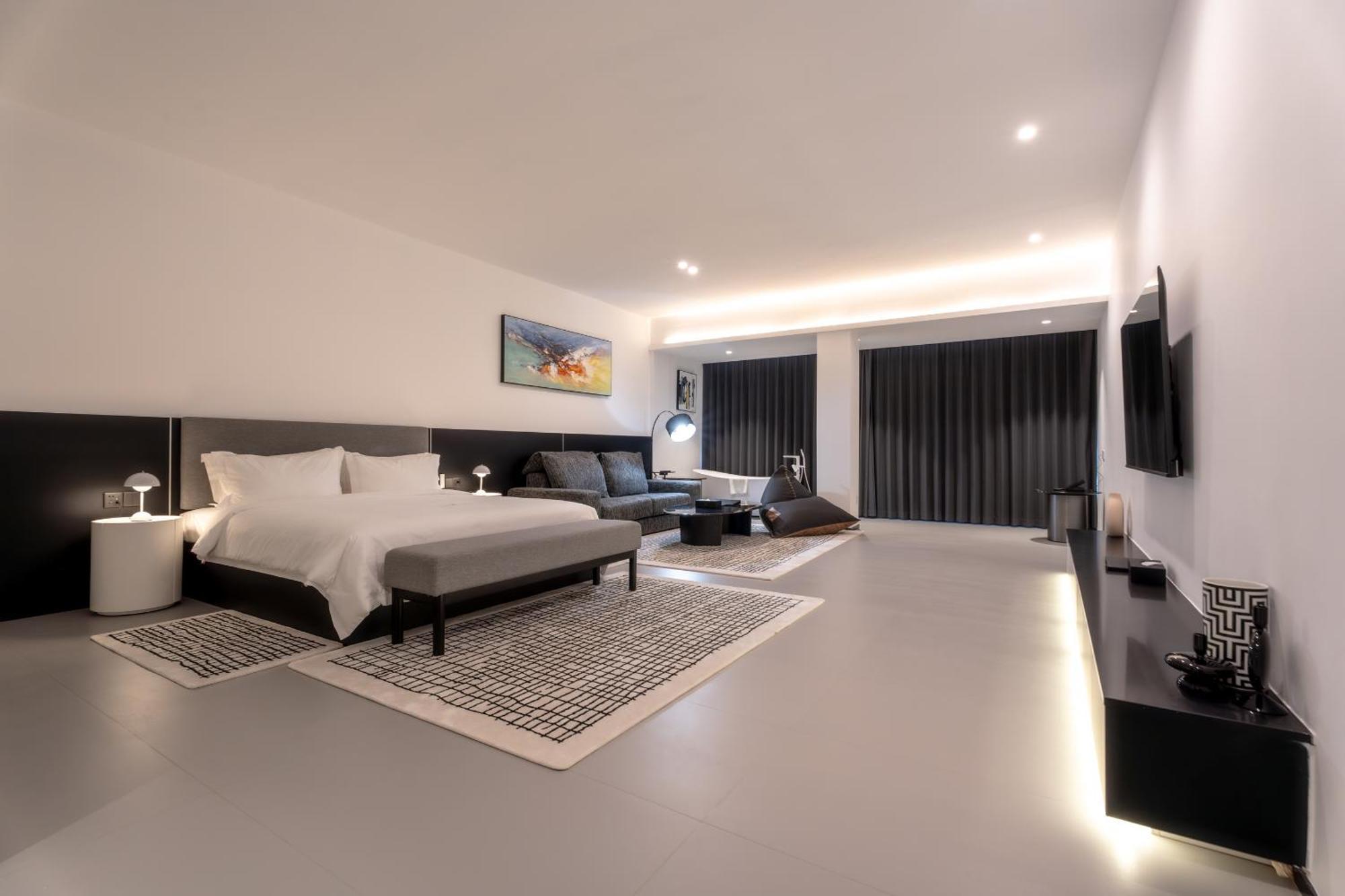 One Riviera Hotel And Residences Ban Souanmone Экстерьер фото