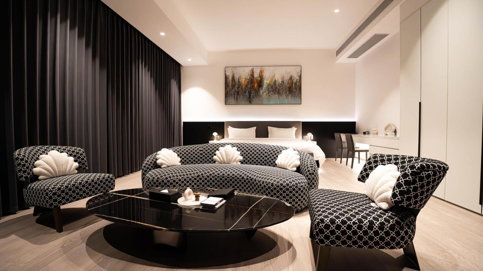 One Riviera Hotel And Residences Ban Souanmone Экстерьер фото