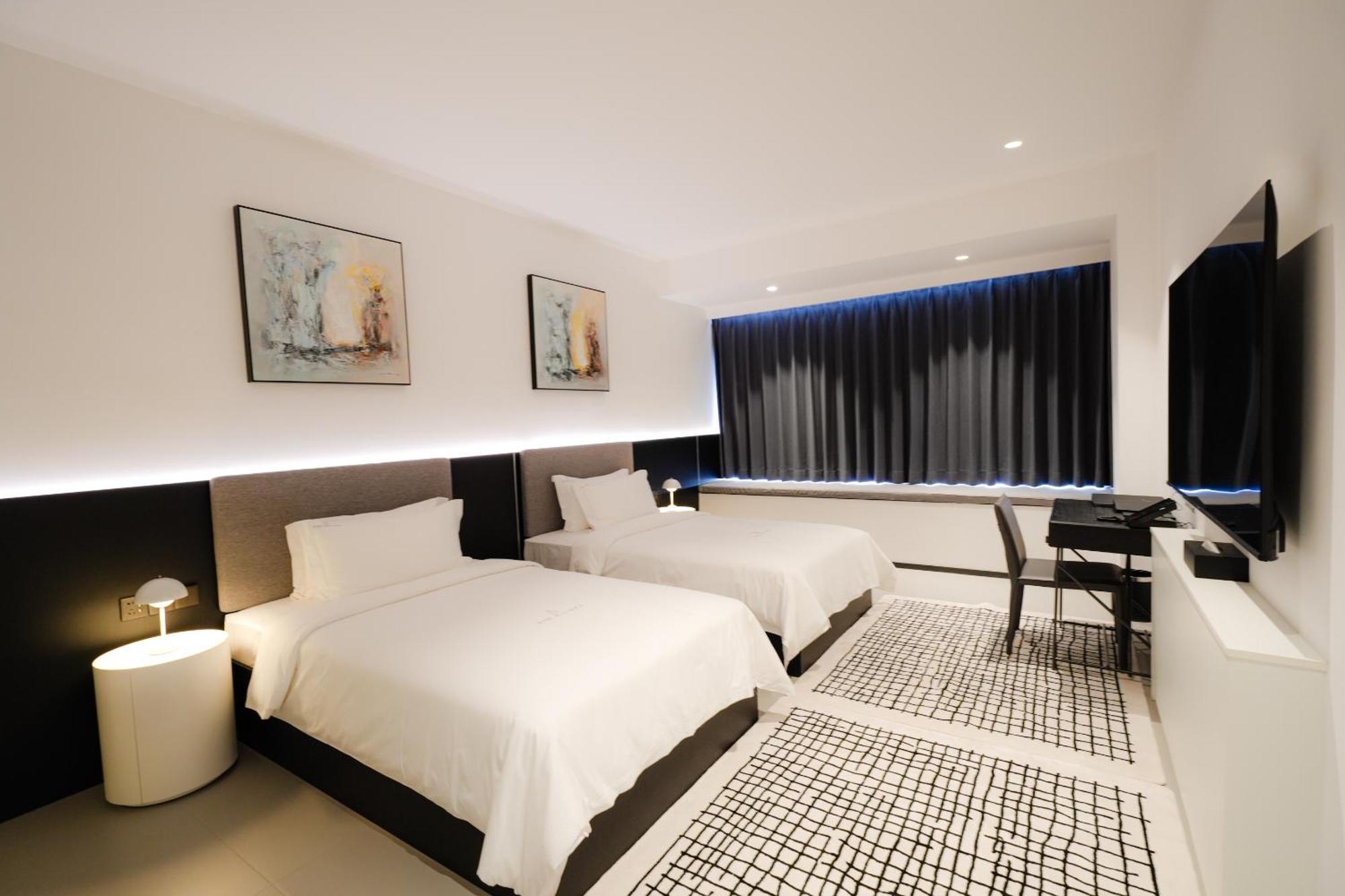 One Riviera Hotel And Residences Ban Souanmone Экстерьер фото
