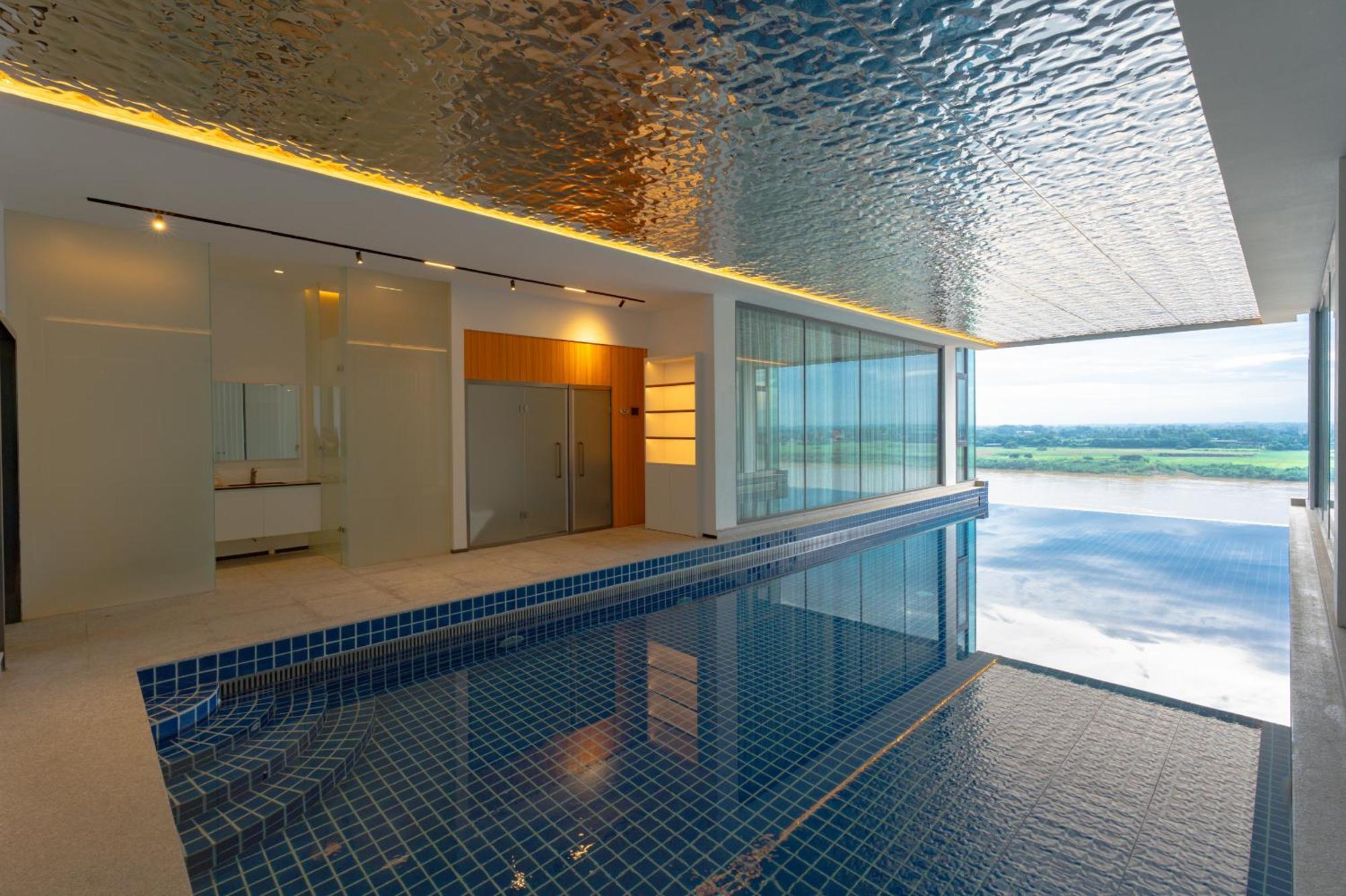 One Riviera Hotel And Residences Ban Souanmone Экстерьер фото